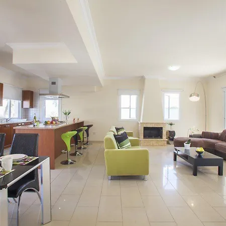 “villa With Private Swimming Pool” Protaras 57 Paralimni