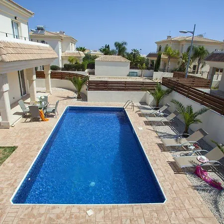 “villa With Private Swimming Pool” Protaras 57 Paralimni