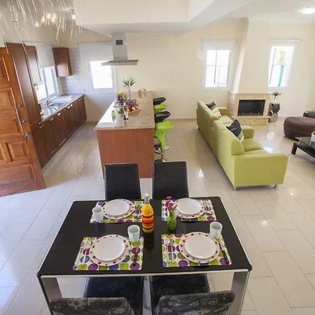 “villa With Private Swimming Pool” Protaras 57 Villa Paralimni